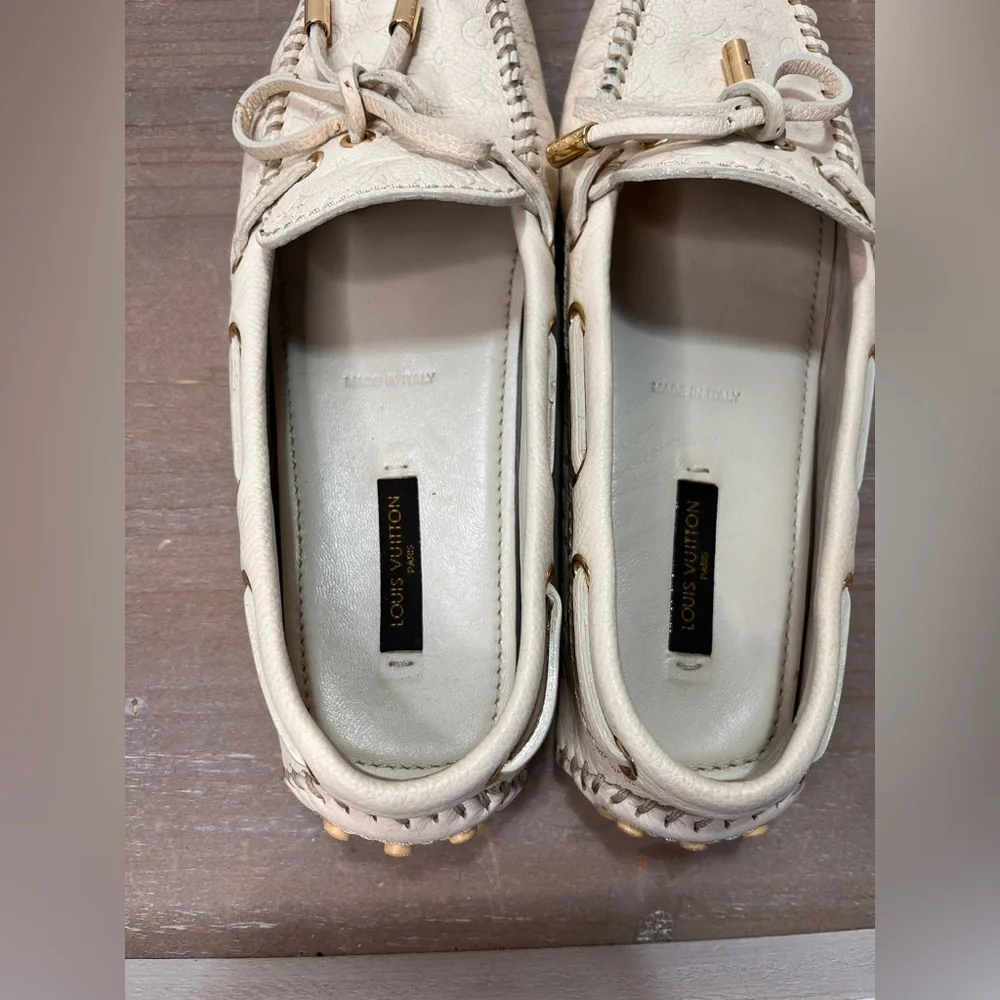 Auth Louis Vuitton Cream Monogram Embossed Leather Gloria Loafers Size 35 US 4.5